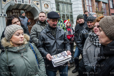 Gdansk. Dlugi Targ. Protest mieszkancow Gdanska, ktorzy...