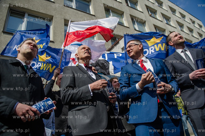 Gdansk. Manifestacja przeciwko podatkowi PIT, zorganizowana...