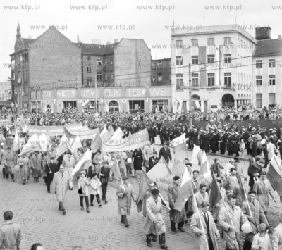 Pochod 1 majowy na ulicy Podwale Grodzkie w Gdansku....