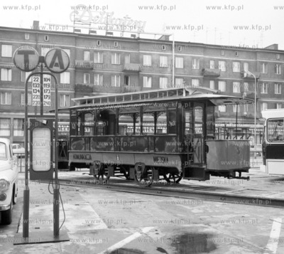 Stary tramwaj na wystawie poswieconej komunikacji miejskiej...