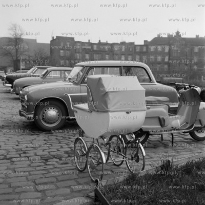 Na parkingu. 
1964
00004547z
Fot. Zbigniew Kosycarz...