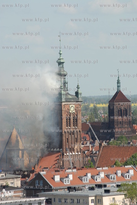 Pozar zabytkowego kosciola sw Katarzyny w Gdansku.
22.05.2006
Fot....