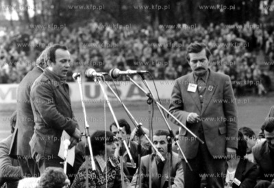 Delegacja Solidarnosci na stadionie klubu Hutnik na...