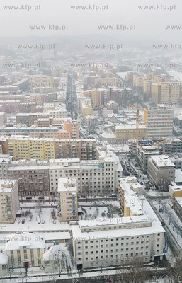 Zimowa panorama Gdyni z apartamentowca Sea Towers....