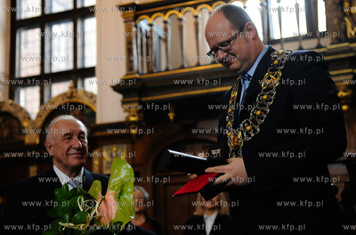 Gdansk. Dwor Artusa. Wreczenie Medali sw. Wojciecha...