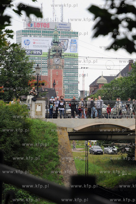 Pociag "Heweliusz", prowadzony przez parowoz z wolsztynskiej...