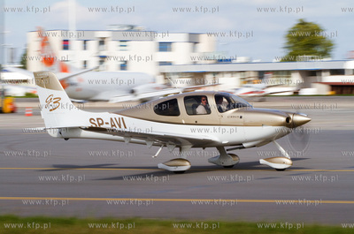 Gdansk,Rebiechowo. Nz. Cirus G3.
02.09.2012
fot....