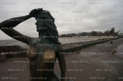 Sztormowa pogoda w Ustce 31.01.2013 
fot. Pahaoo/KFP