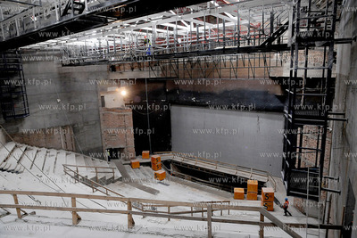 Zawieszenie wiechy na Teatrze Muzycznym w Gdyni. 16.04.2013...