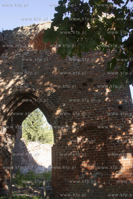 Woclawy - wies na Zulawach Gdanskich. Ruiny gotyckiego...