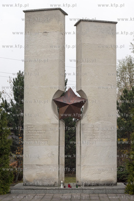 Cmentarz Zołnierzy Radzieckich przy ulicy Zastawnej...