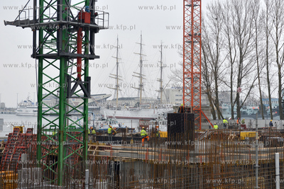 Gdynia. Na terenie sasiadujacym z apartamentowcem Sea...