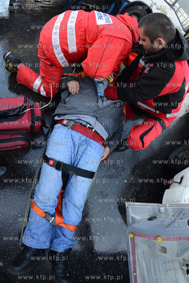 Gdynia. Molo Poludniowe. Pokaz ratownictwa medycznego...