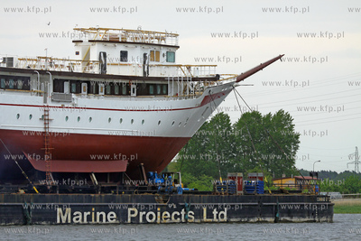 Transport kadluba do portu wewnetrzego w Gdansku szkolnego...