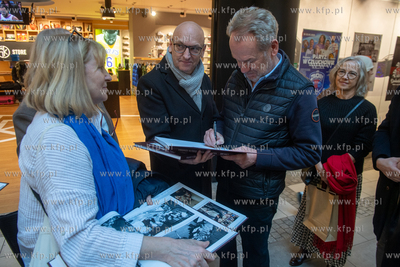 Gdańsk, Centrum Handlowe Manhattan. Spotkanie promocyjne...