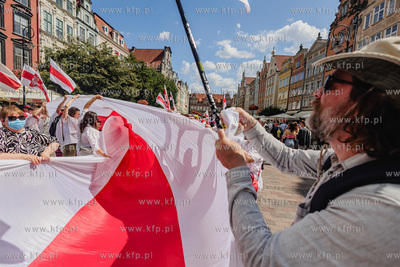 Gdańsk.  Marsz godności dla Białorusi.  Społeczna...