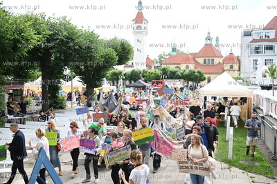 Marsz dla Zdrowia Psychicznego #poGodność i okazania...