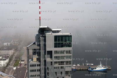 Gdynia we mgle 19.05.2009 fot. Kacper Kowalski / KFP...