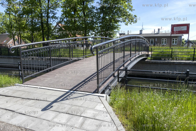 Kładka nad Kanałem Raduni obok Parku Ferberów w...