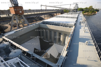 Do Gdańska przyplynal statek BULKNES z kruszywem pod...