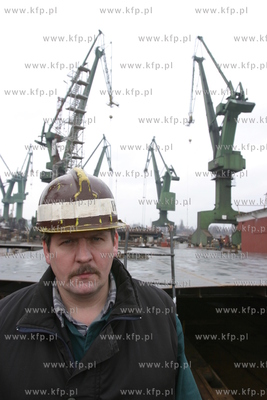 Marek Bronk - pracownik Stoczni Gdanskiej nalezacej...