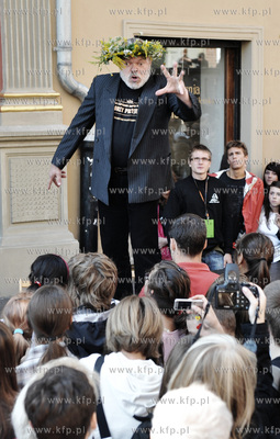 Gdansk. Dlugi Targ. Happening pt Aktorzy Przyjechali...