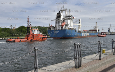 Gdańsk. Nowy Port.  Martwa Wisła. Kanał portowy...