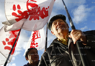 Gdynia. Stocznia Gdynia S.A.. Wiec zorganizowany przez...