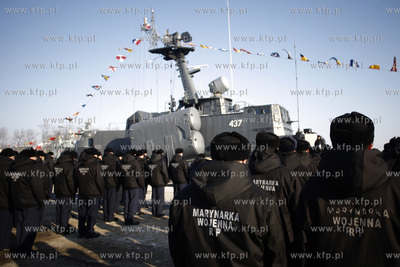 Gdynia Oksywie. Port Wojenny. ORP Bielik wraca z Morza...