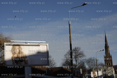 Gdansk. Billboardy z reklama firmy Intimissimi przy...