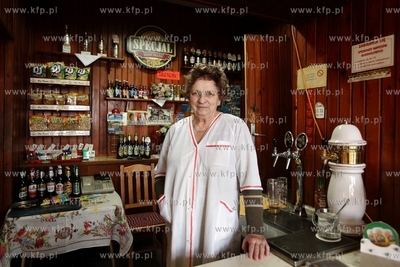 Pruszcz Gdański. Bar Zacisze. Nz. Teresa Kamińska...