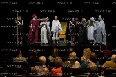 Świat Mało Znany. Przegląd teatralny grupy Im Plus...