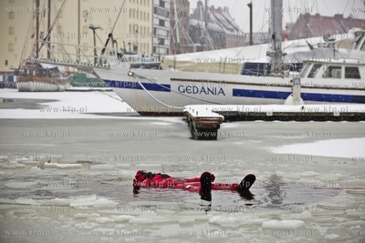 Wspólne ćwiczenia lodowe jednostek Komendy Miejskiej...