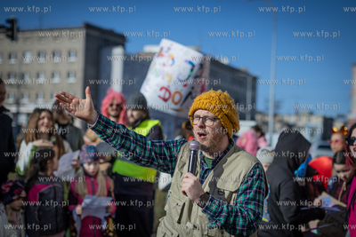 Manifestacja artystyczna Teatr Mostownia z okazji Międzynarodowy...