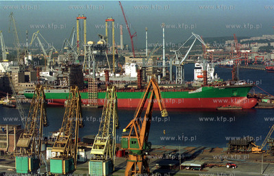 Stocznia Gdynia25.10.2001fot. Wojtek Jakubowski /KFP