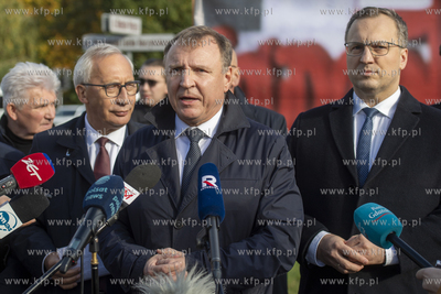 Konferencja zorganizowana przez Jacka Kurskiego oraz...