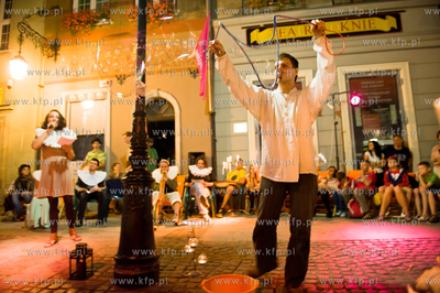 Gdansk. Ul Dluga. Teatr w Oknie. Festiwal Szekspirowski....
