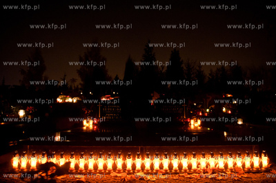 Gdansk. Cmentarz lostowicki. Swieto Wszystkich Swietych....