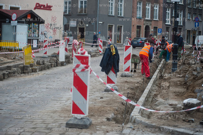 Gdansk. Remont nawierzchni ulicy Ogarnej.
11.04.2013
fot....