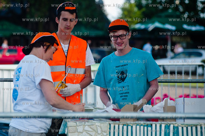 Gdynia. Remont fontanny na Skwerze Kosciuszki.
10.07.2013
fot....