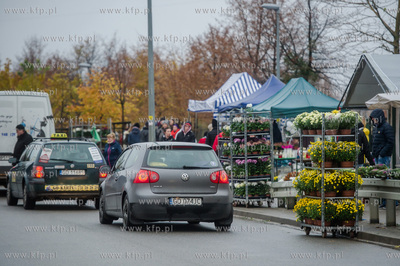 Gdańsk. Cmentarz Łostowicki. Dzień Wszystkich Świętych....