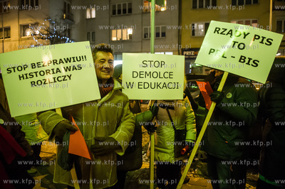 Gdynia. Pikieta Solidarnie dla Polski, zorganizowana...