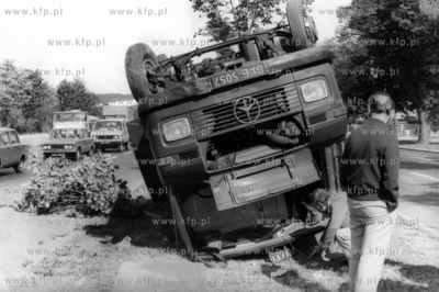 Wypadek samochodu taksowki bagazowej marki mercedes...