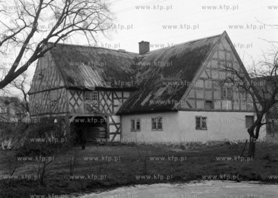 Dom podcieniowy na Żuławach.02.1972luty72_z.kosycarz_p56Fot....