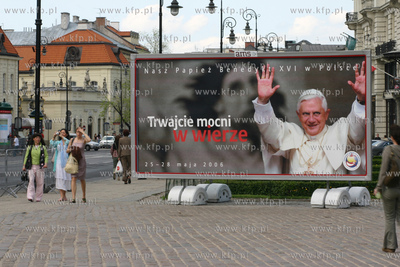 Warszawa przygotowuje sie do Wizyty Apostolskiej papieza...