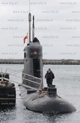 Okret podwodny typu Koben przy nabrzezu w Porcie Marynarki...