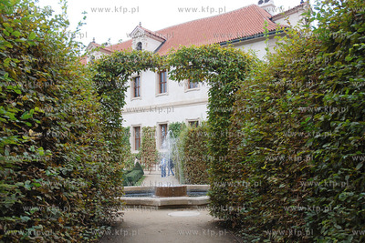 Praga (Czechy). W Ogrodach Senatu Republiki Czeskiej...