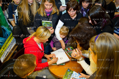 Promocja drugiej czesci ksiazki Kobieta na Krancu Swiata...