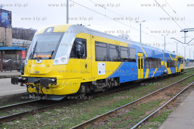 Dworzec PKP w Gdyni Glownej. Nz. szybobus
14.04.2011
fot....