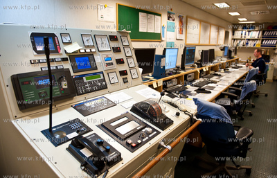 Gdansk. Eleonora Maersk, jeden z najwiekszych kontenerowcow...